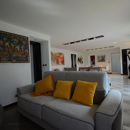 Pikes Villa Pulfero Exterior photo